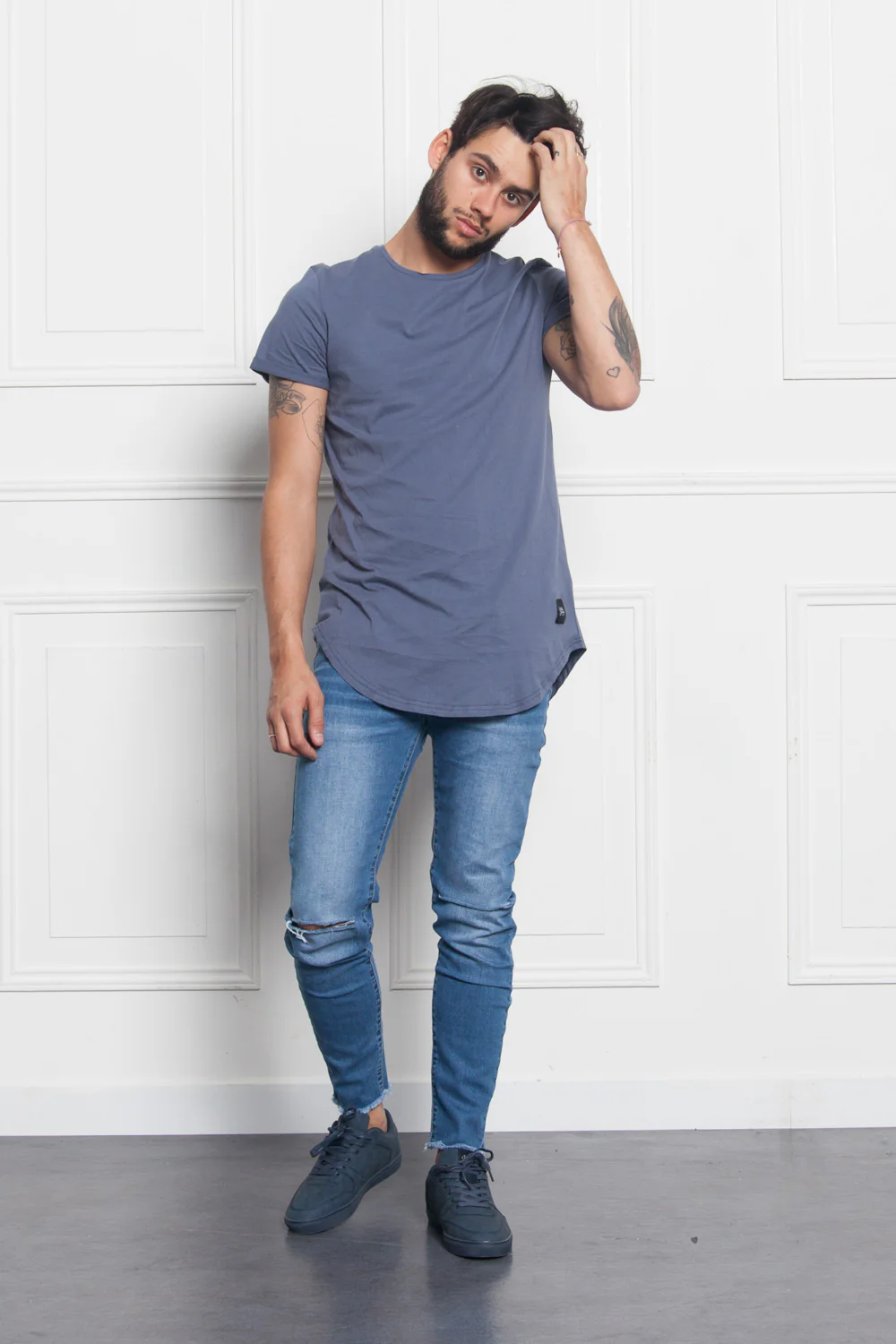 T-shirt bas arrondi Bleu foncé - Image 4