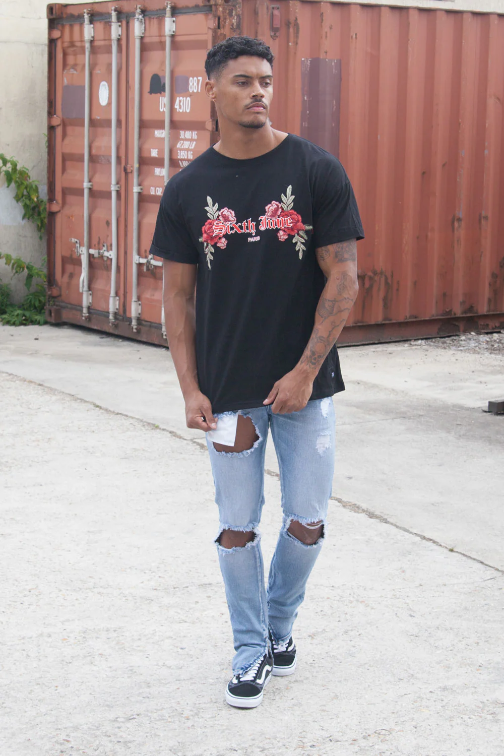 T-shirt brodé roses noir - Image 2