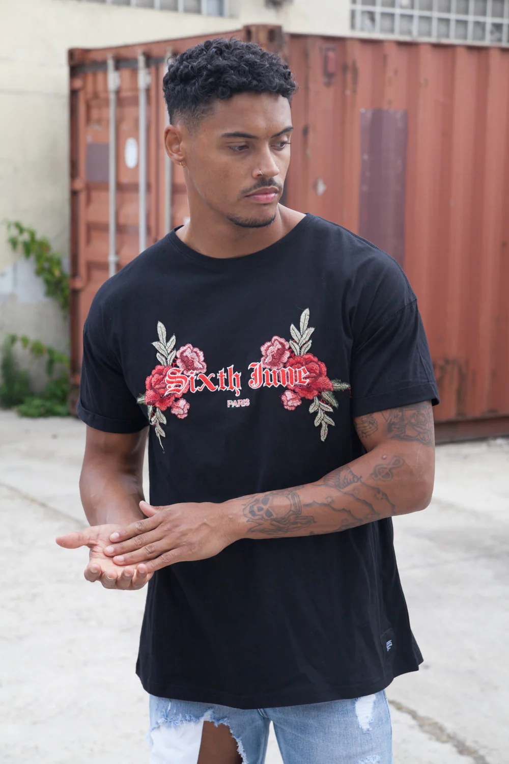 T-shirt brodé roses noir - Image 3