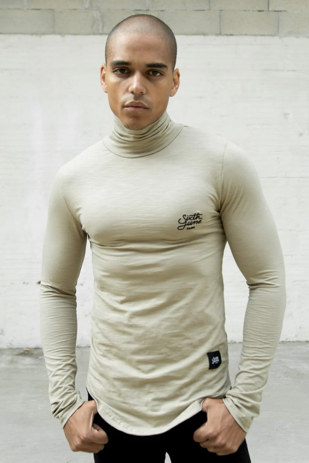 T-shirt col roulé moulant logo beige