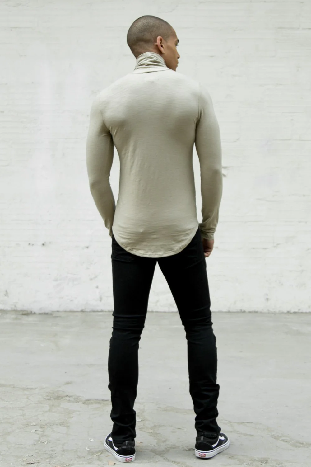 T-shirt col roulé moulant logo beige - Image 3