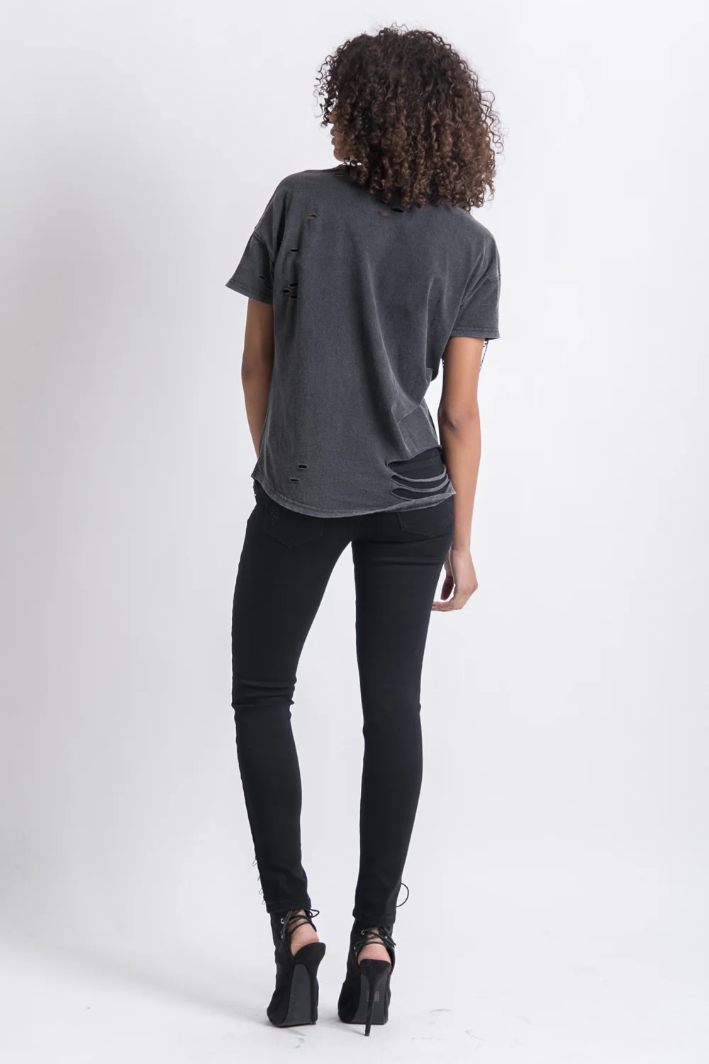 T-shirt effiloché trous noir - Image 3