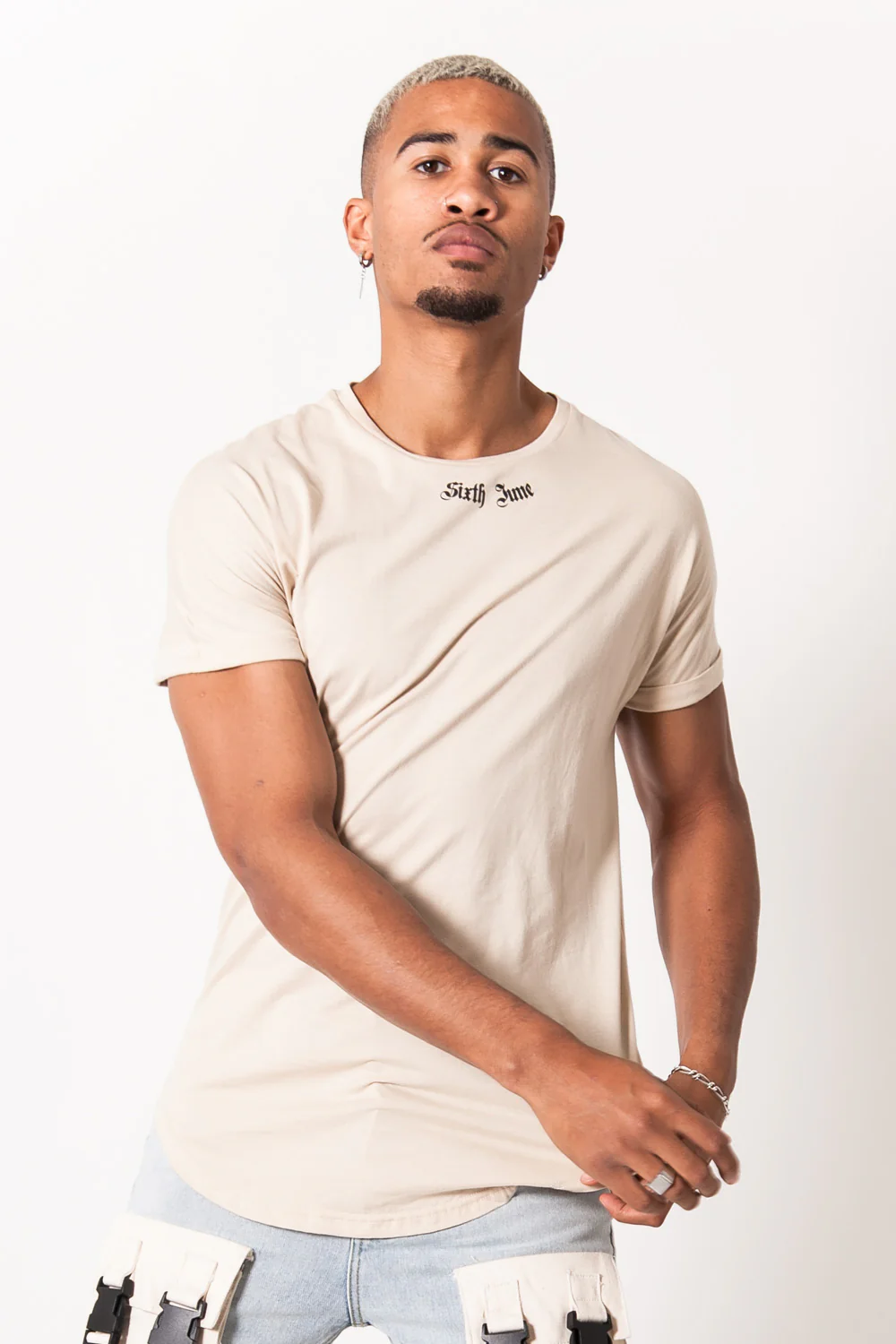 T-shirt gothique imprimé beige - Image 2