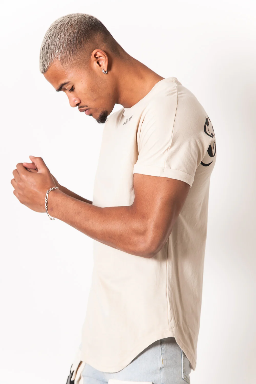 T-shirt gothique imprimé beige - Image 4