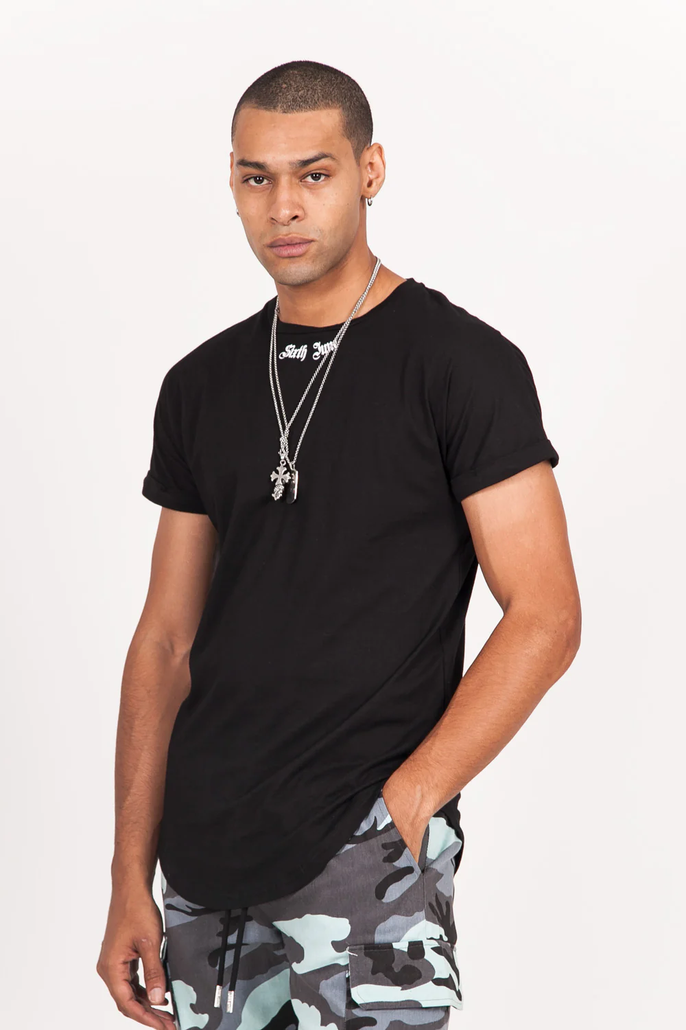 T-shirt gothique imprimé noir - Image 2