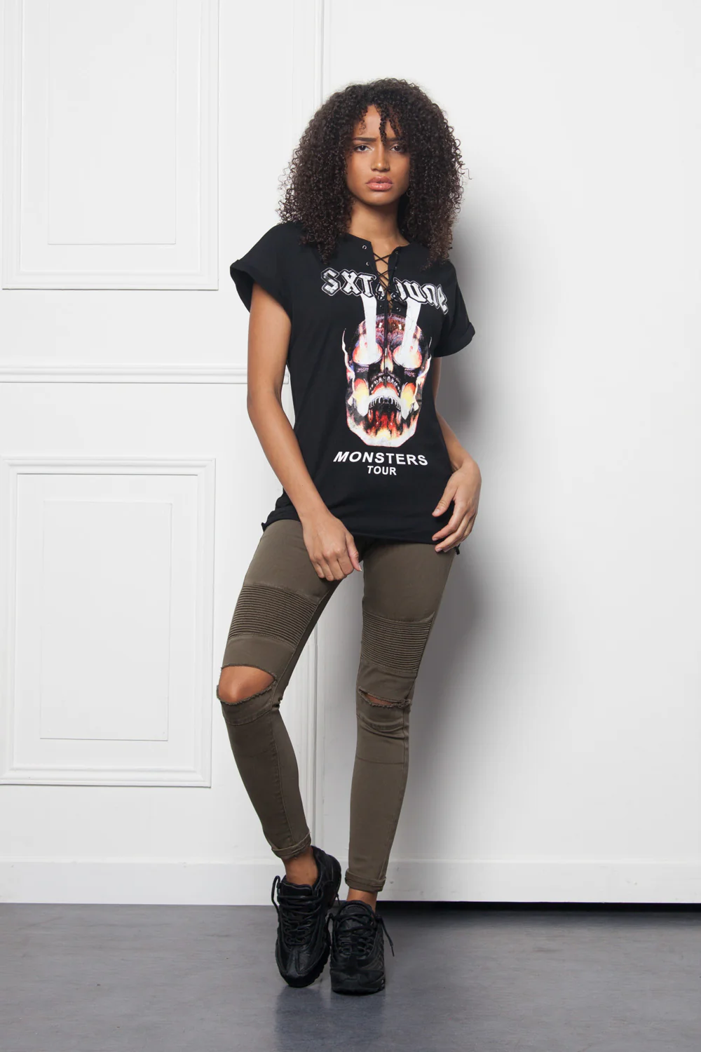 T-shirt grunge Monster tour Women black W2641VTS - Image 2