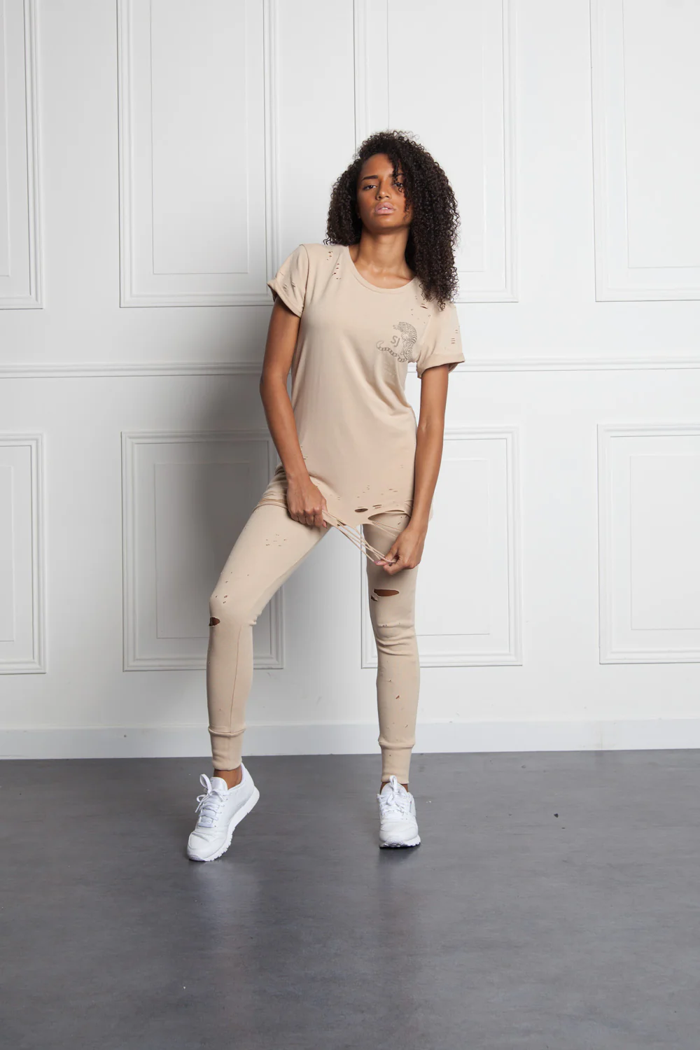 T-shirt imprimés chinois Femme destroy beige W2359VTS - Image 5