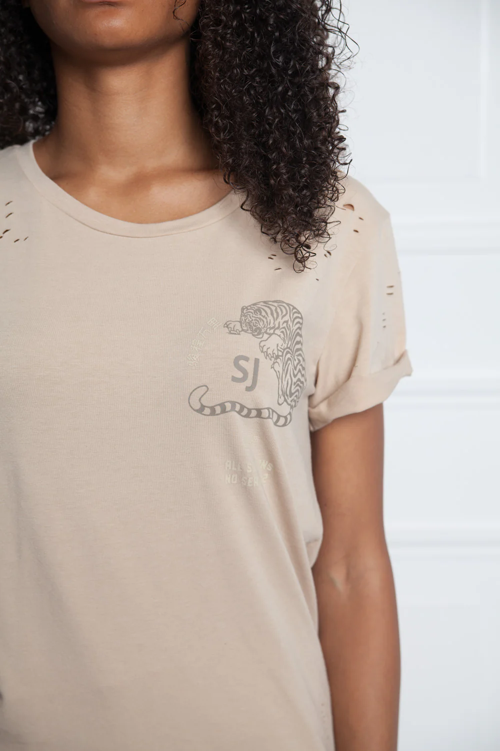 T-shirt imprimés chinois Femme destroy beige W2359VTS - Image 6