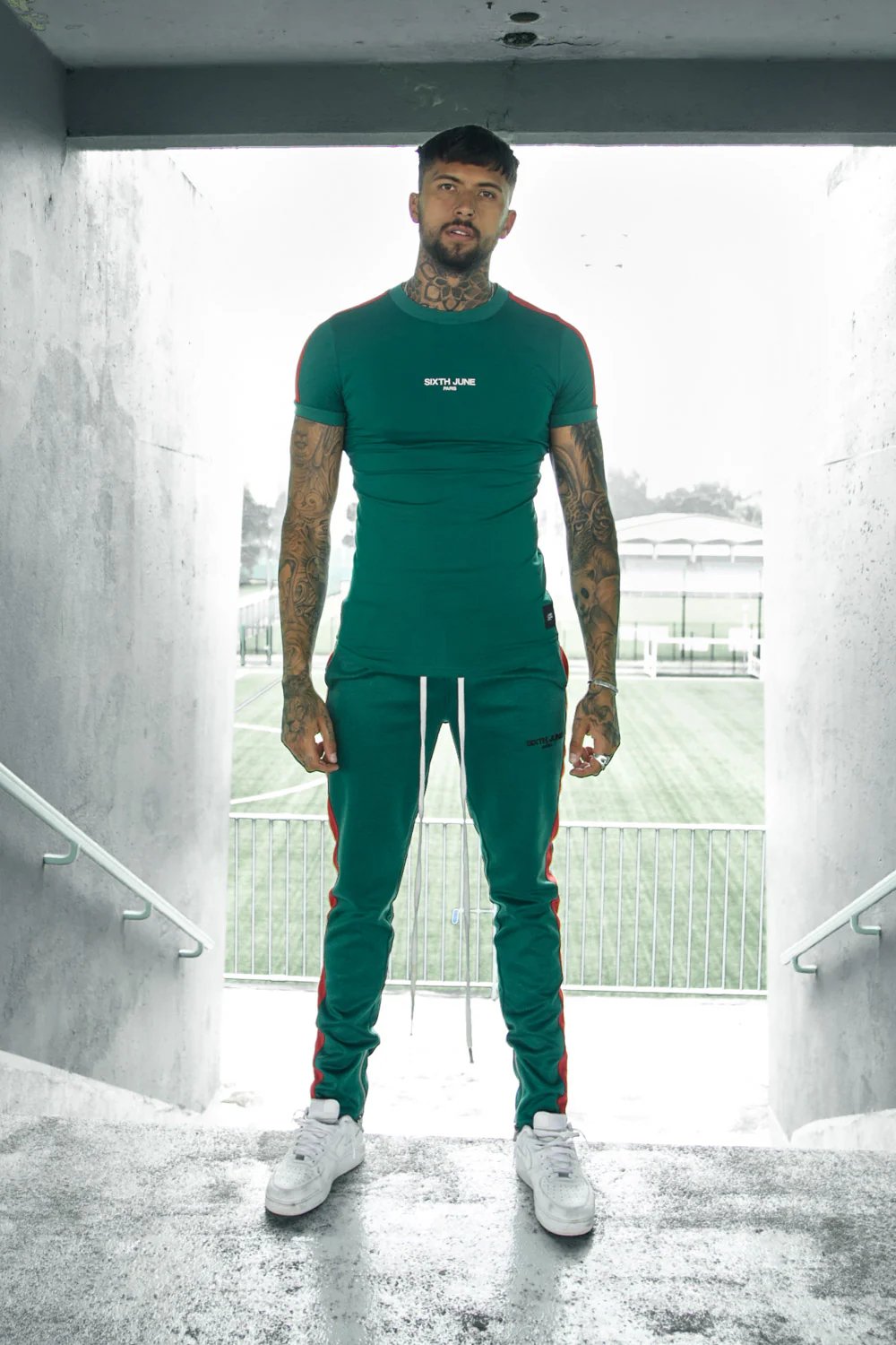 T-shirt logo bandes vert rouge - Image 6