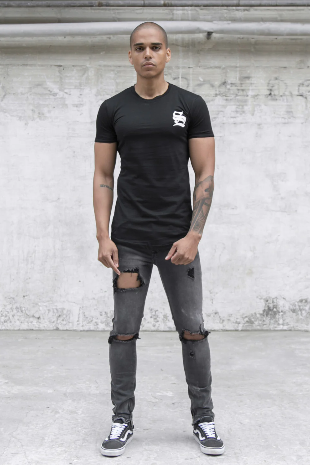 T-shirt moulant logo gothique noir - Image 2