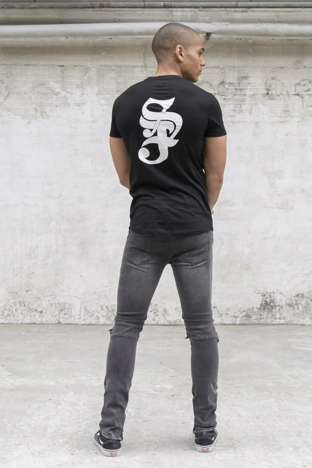 T-shirt moulant logo gothique noir - Image 3