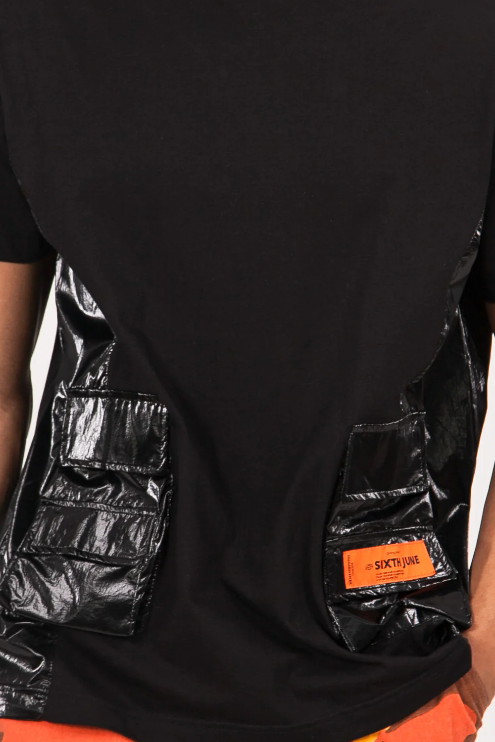 T-shirt multi-poches brillantes noir - Image 3