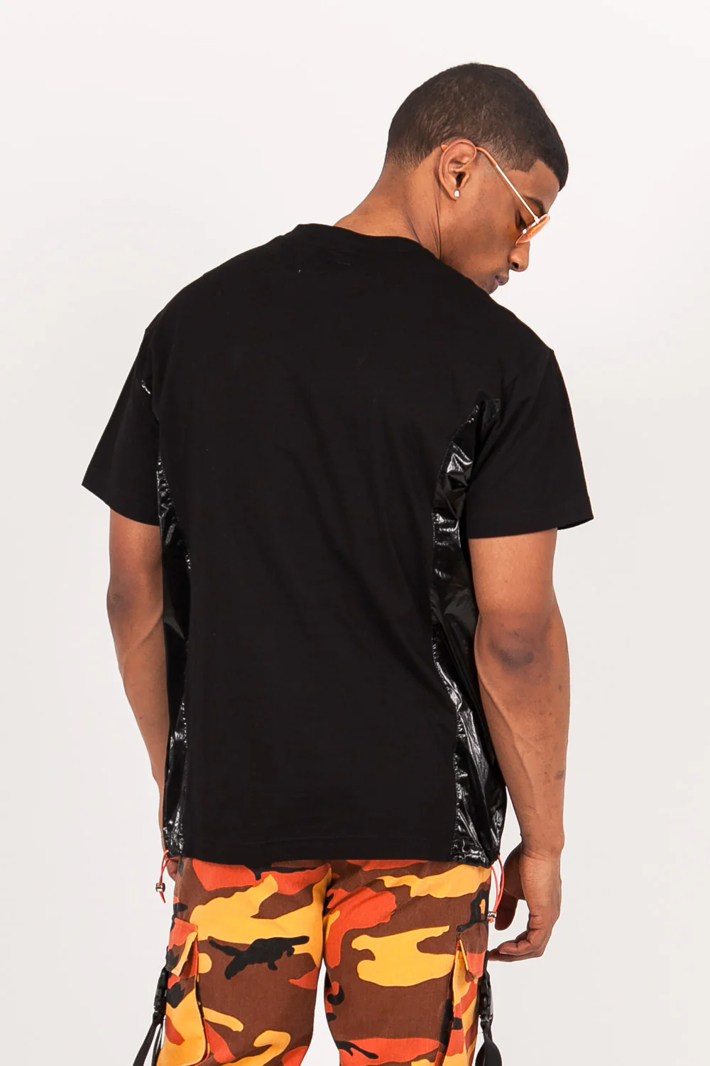 T-shirt multi-poches brillantes noir - Image 5