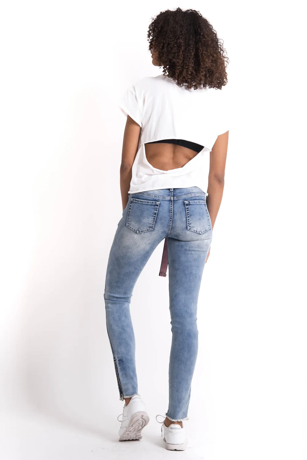T-shirt ouvert roses guêpes blanc - Image 4