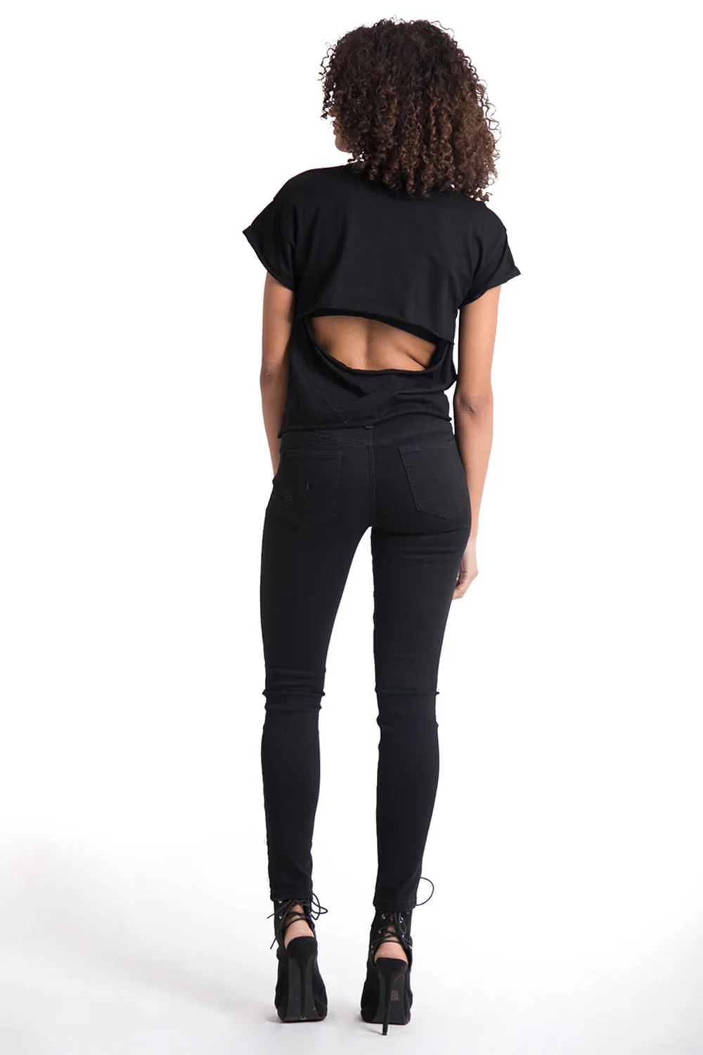 T-shirt ouvert roses guêpes noir - Image 4
