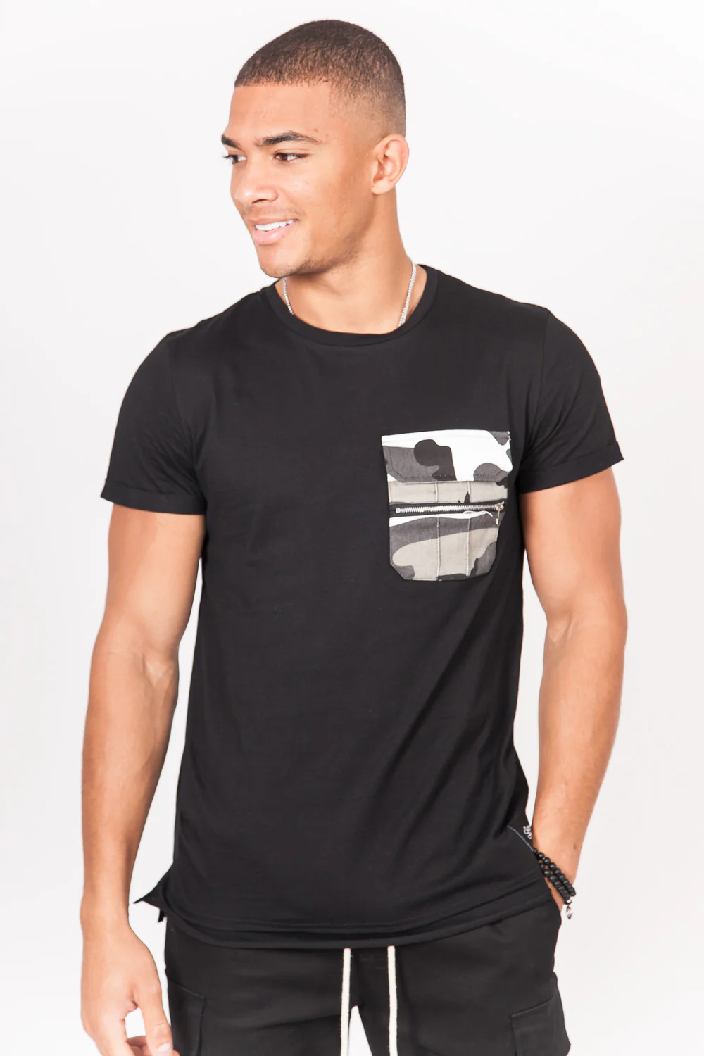 T-shirt poche camouflage noir - Image 2