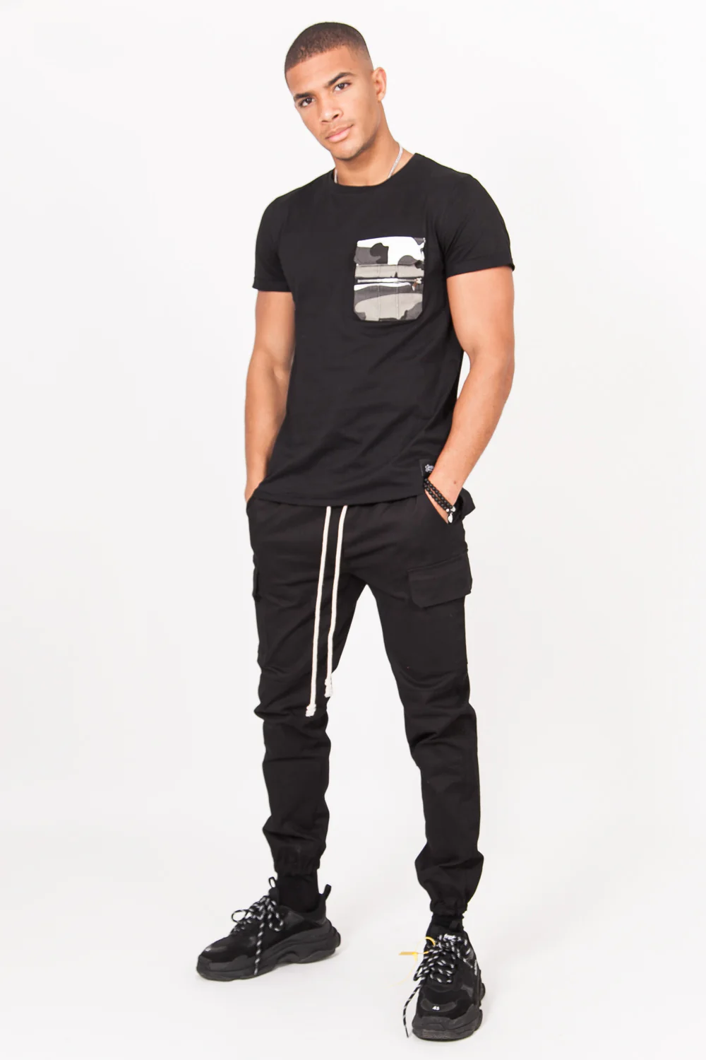 T-shirt poche camouflage noir - Image 4