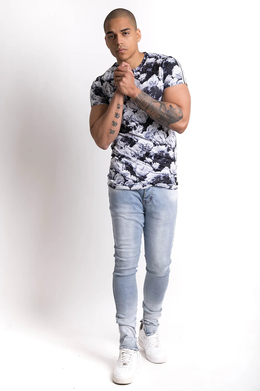 T-shirt roses satin blanc noir - Image 3