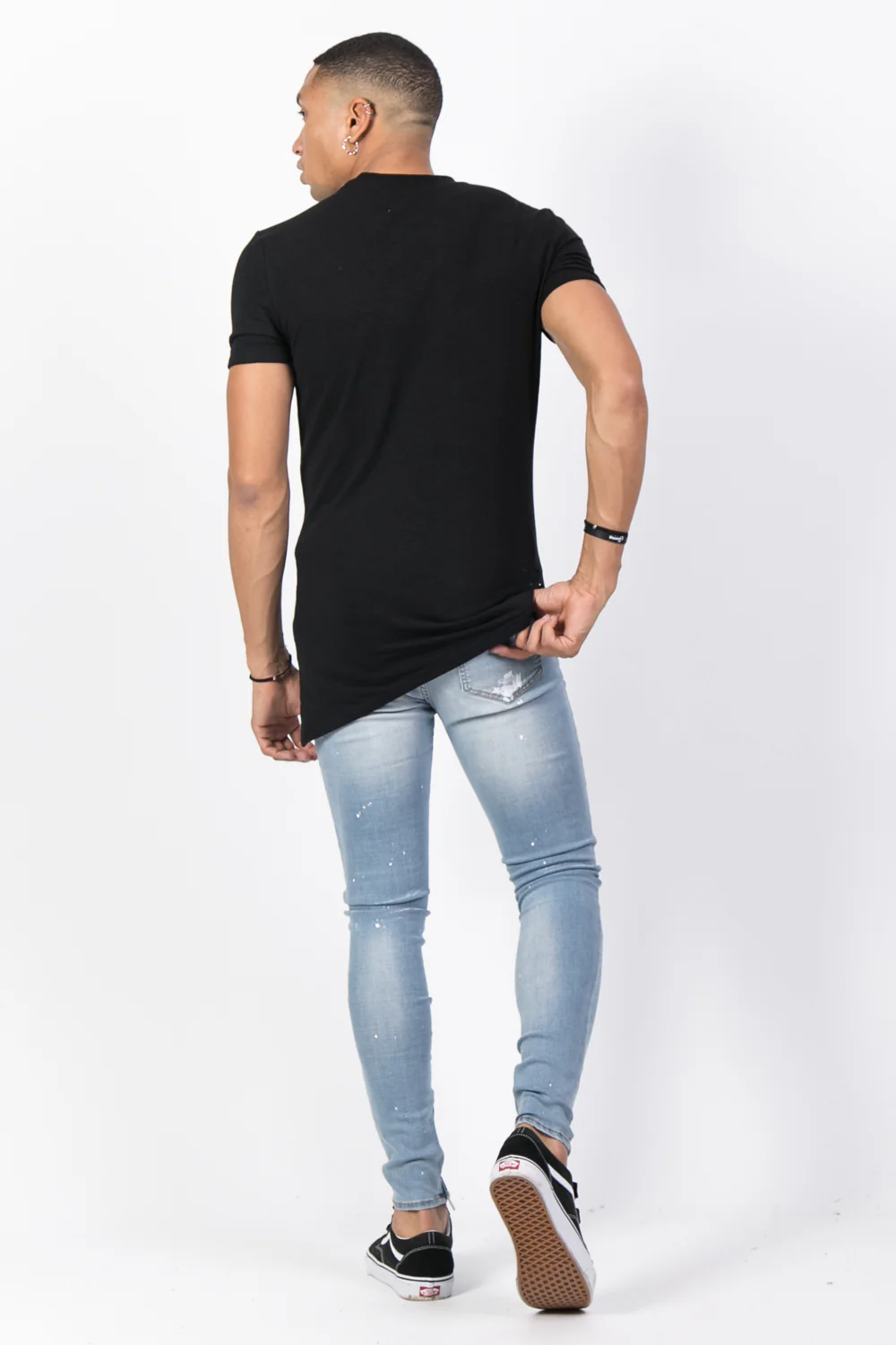 T-shirt trous asymétrique noir - Image 3