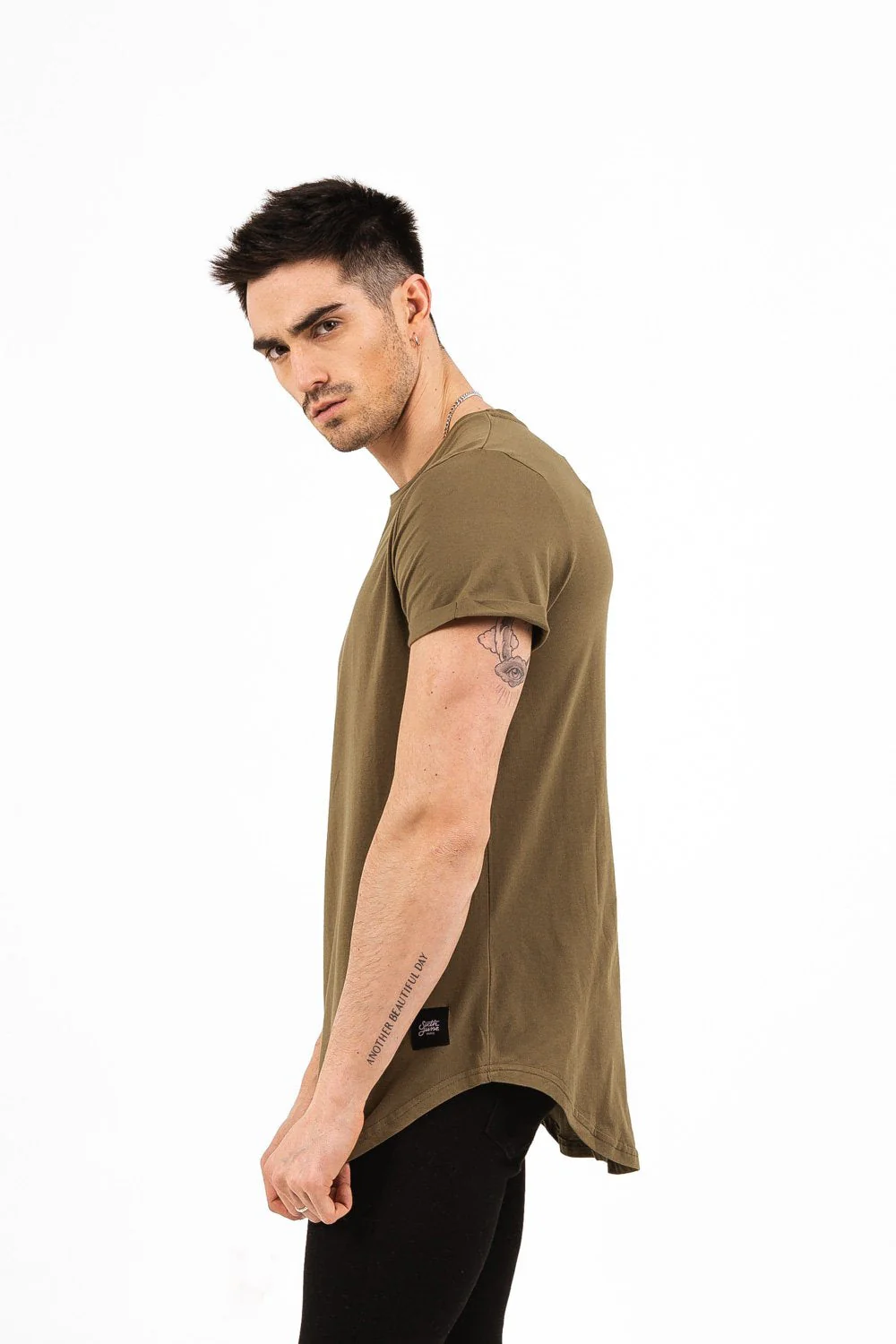 T-shirt bas arrondi Vert kaki - Image 3