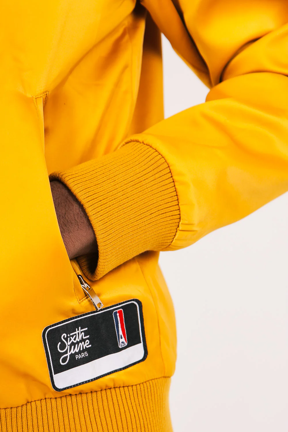 Teddy satin empiècement épaule jaune - Image 3
