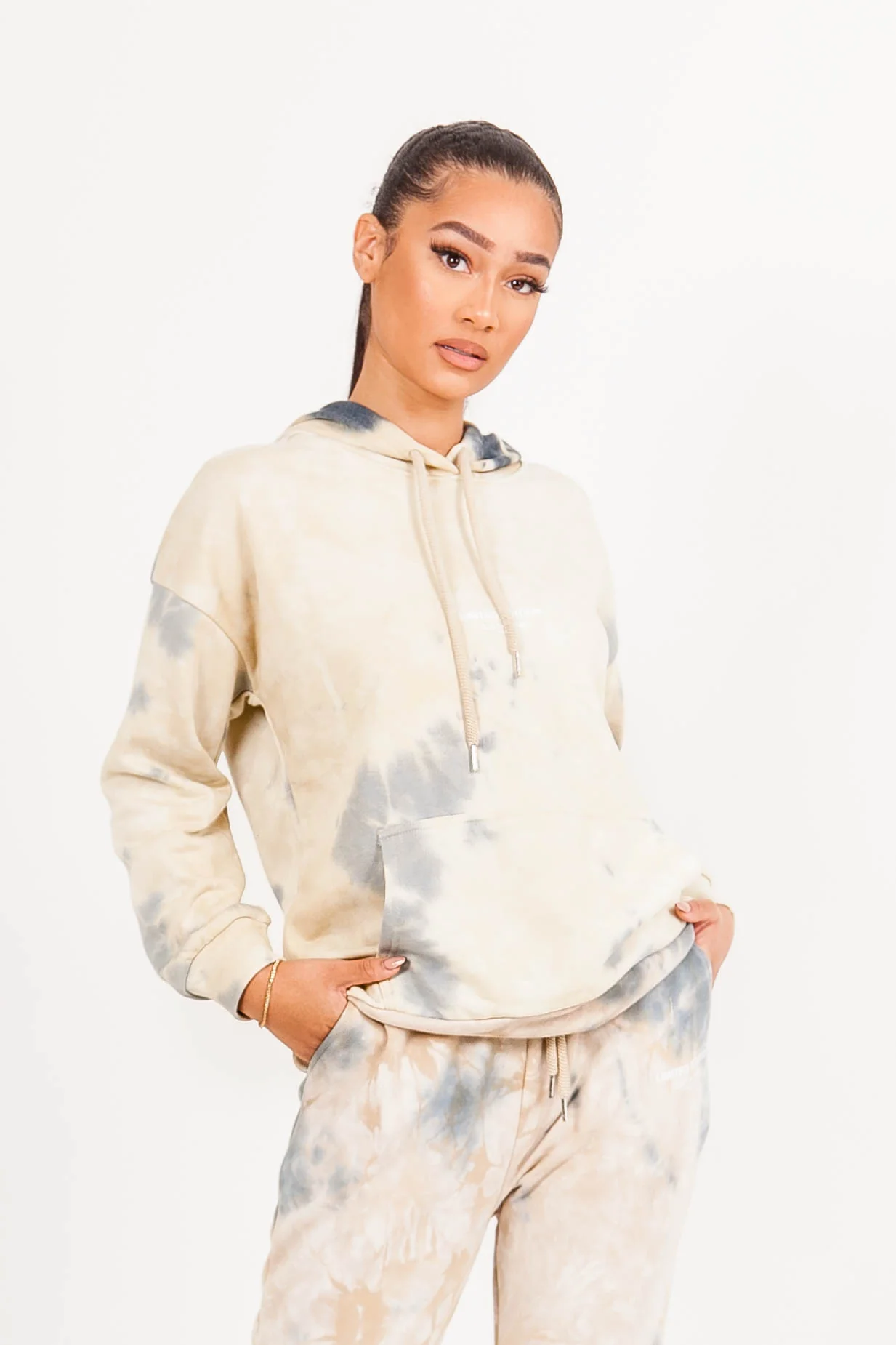 Sweat à capuche large tie dye beige - Image 2