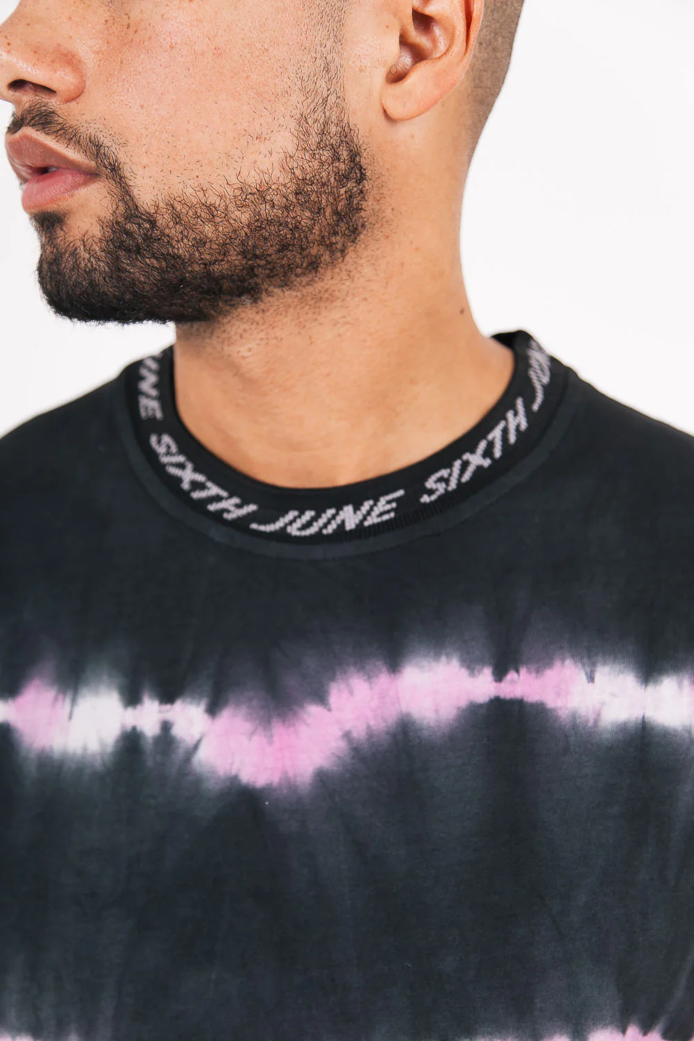 T-shirt tie and dye col côtelé noir - Image 3