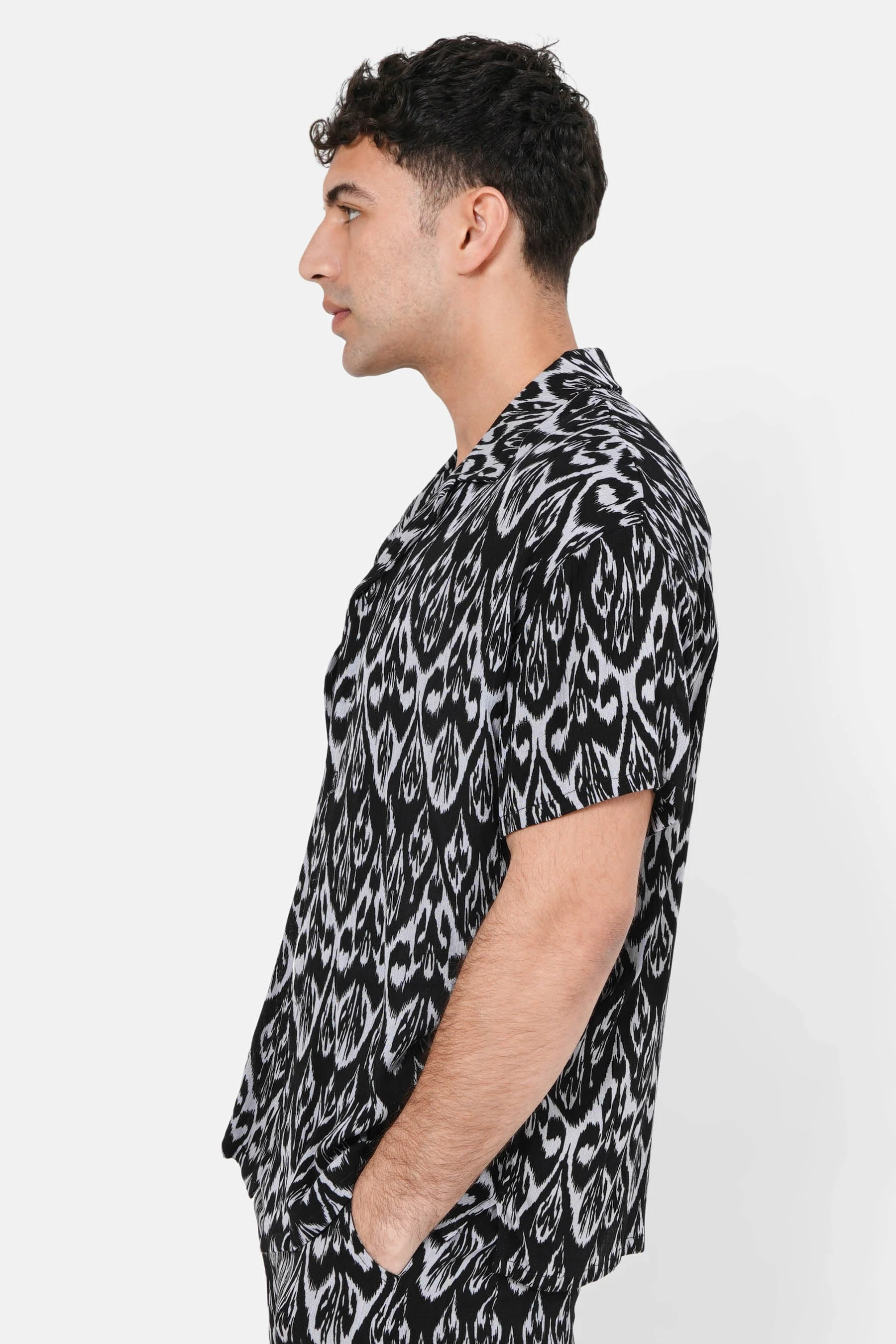 Chemise fluide motif aztèque Noir - Image 4