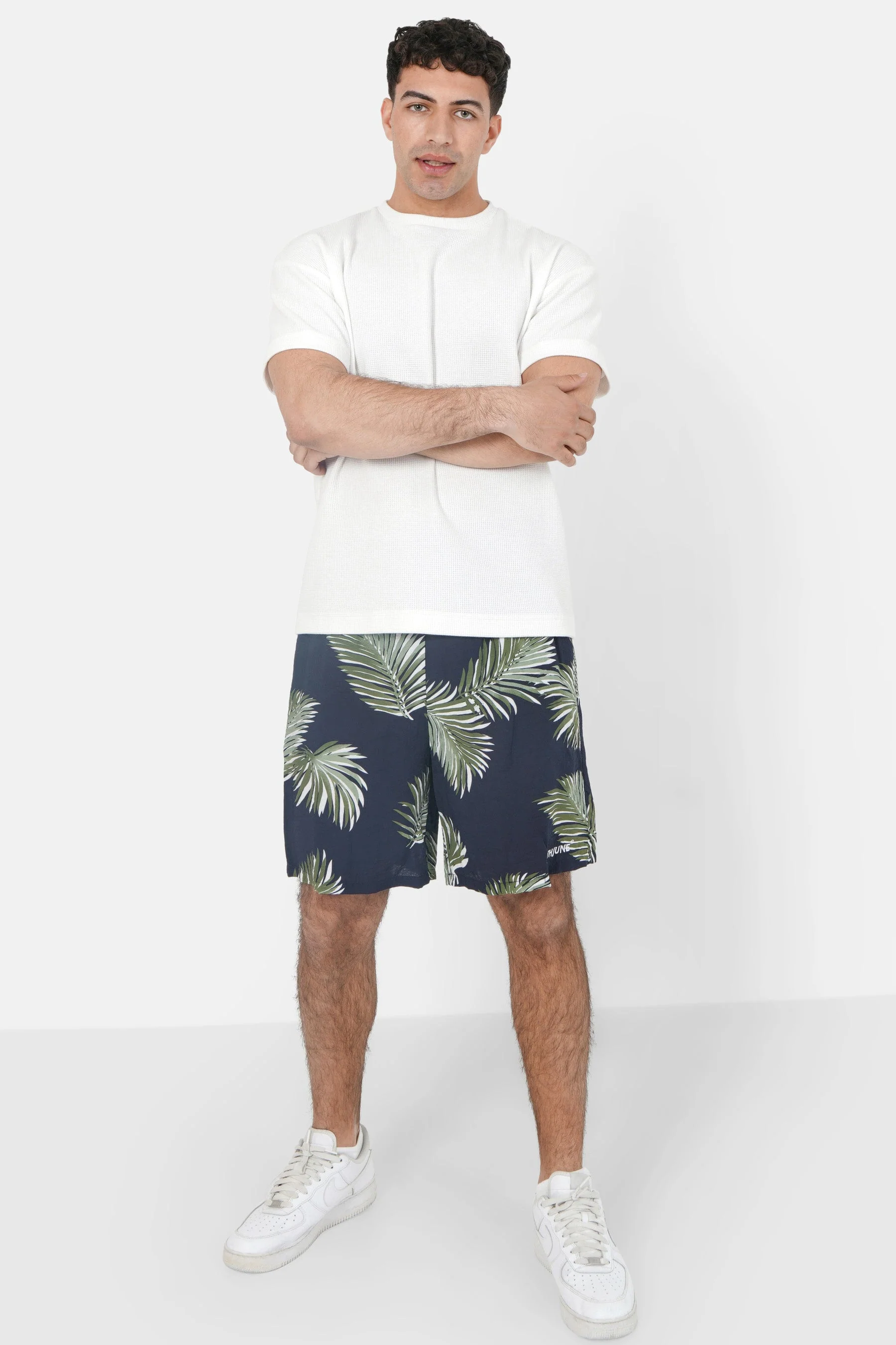 Short fluide motif tropical Bleu foncé - Image 2