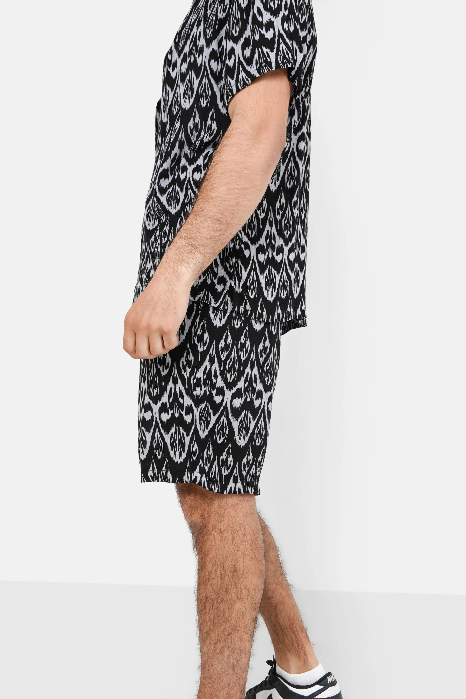 Short motif aztèque Noir - Image 4