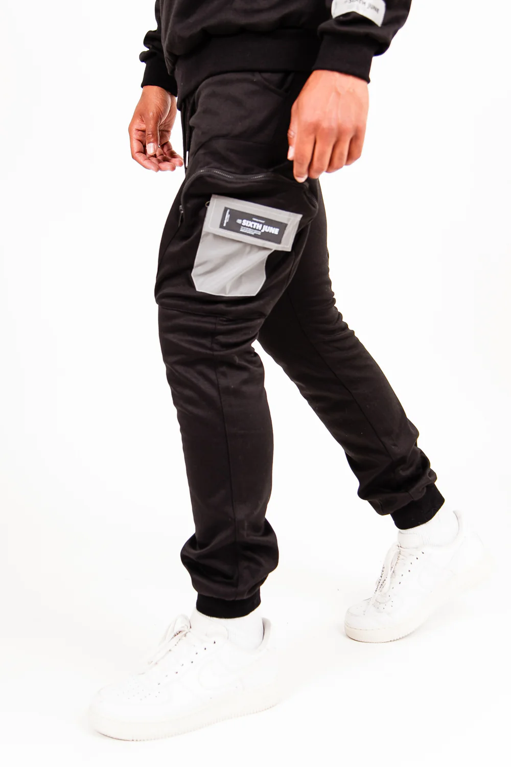 Pantalon jogging cargo réfléchissant noir - Image 5