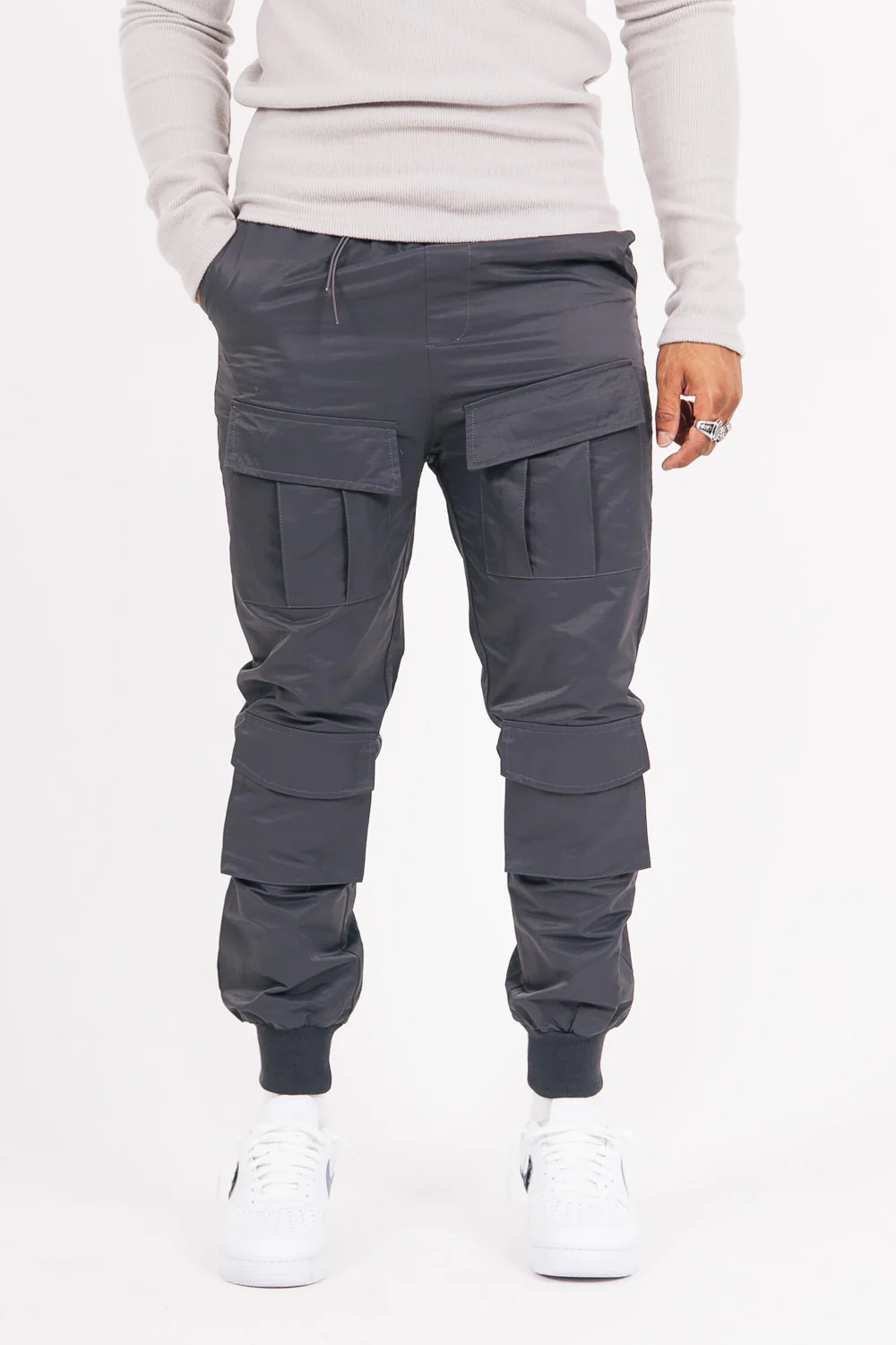 Pantalon cargo utilitaire gris foncé - Image 2