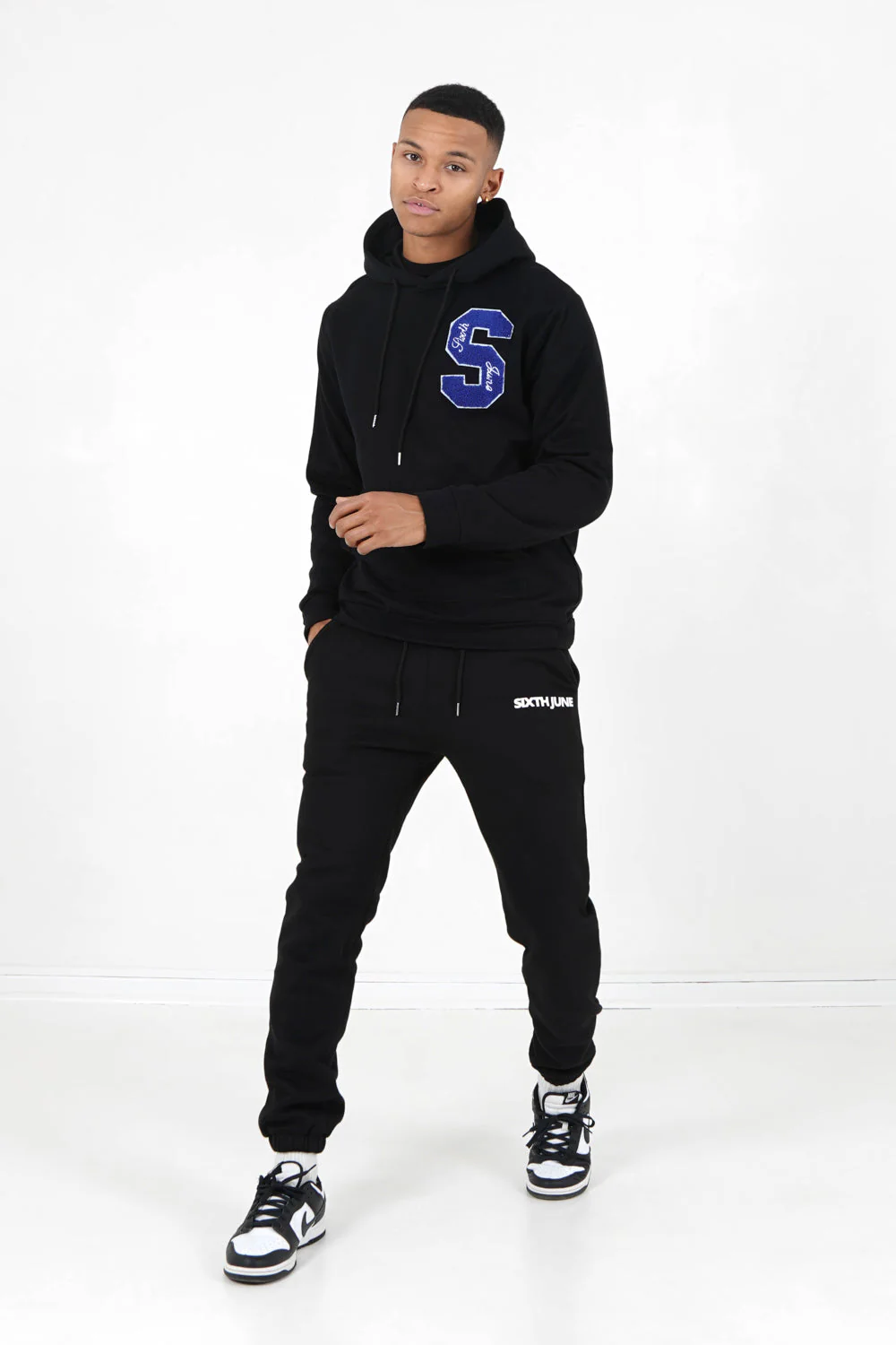 Sweat capuche logo patch université Noir - Image 2
