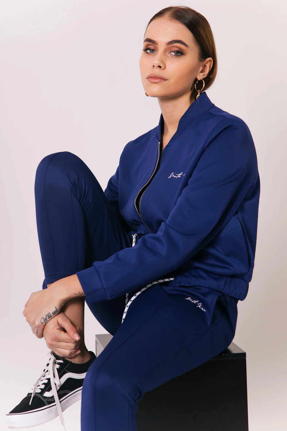 Veste courte logo signature bleu - Image 3