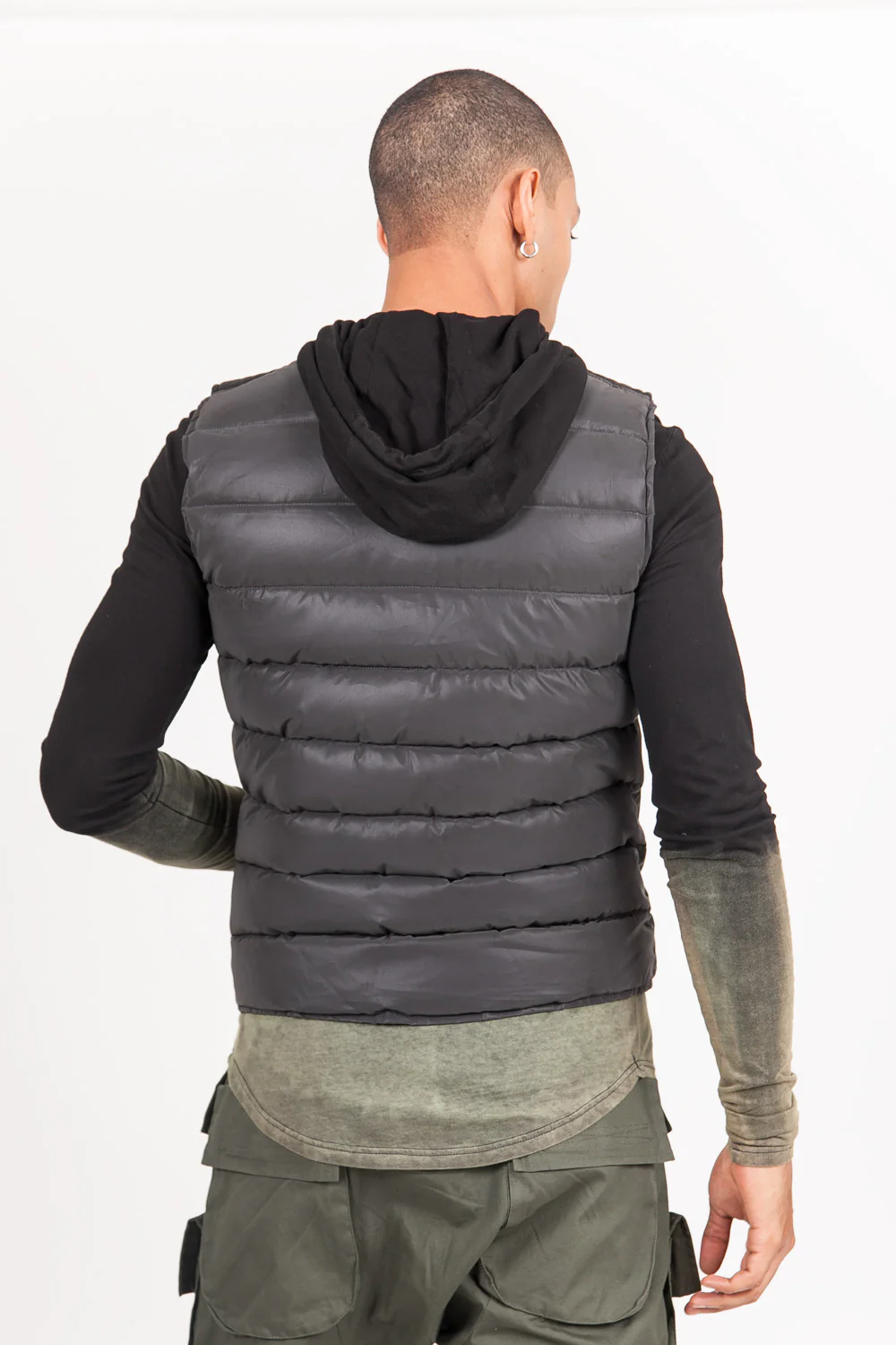 Veste réfléchissante matelassée sans manches logo noir - Image 7