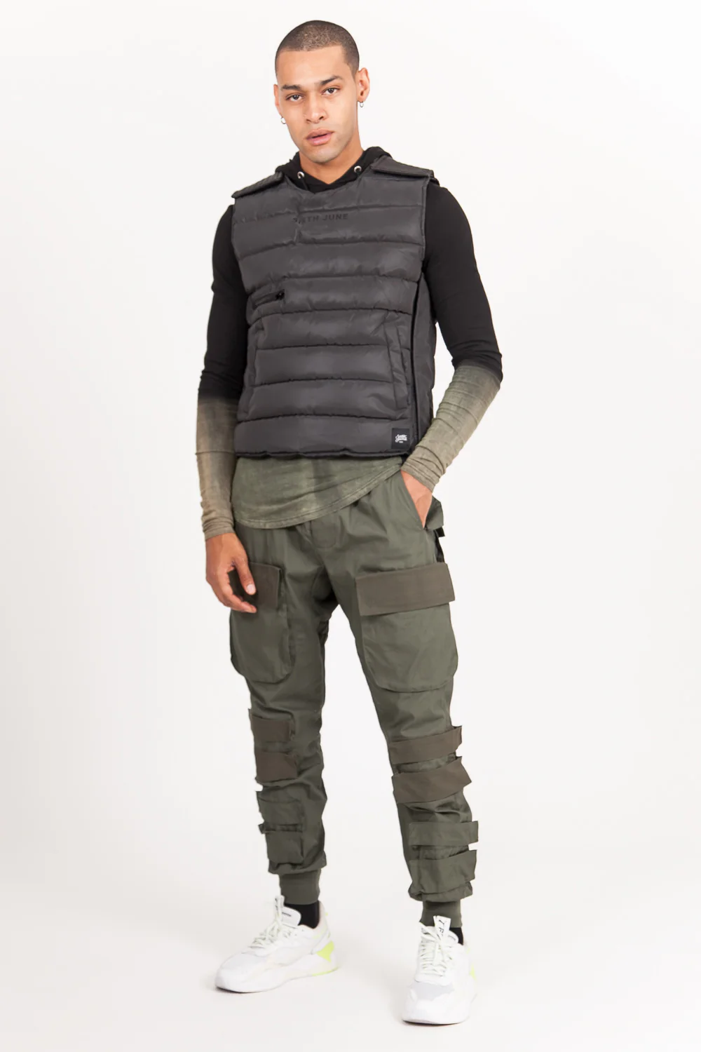 Veste réfléchissante matelassée sans manches logo noir - Image 8