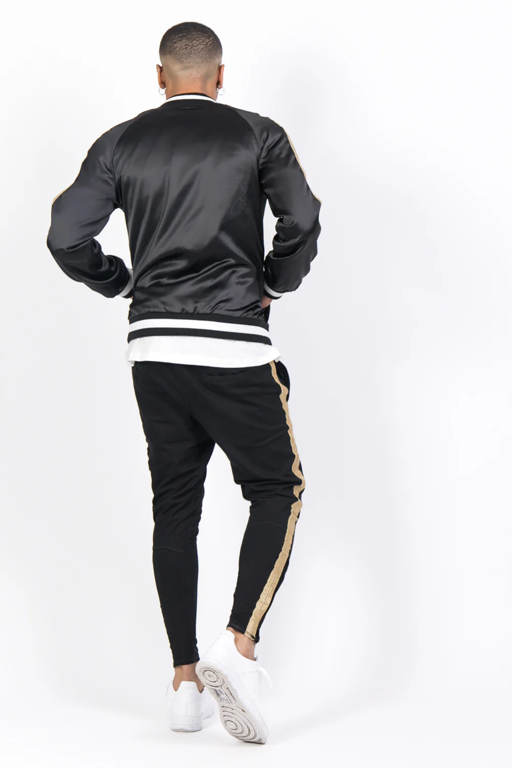 Veste satin bandes noir doré - Image 3