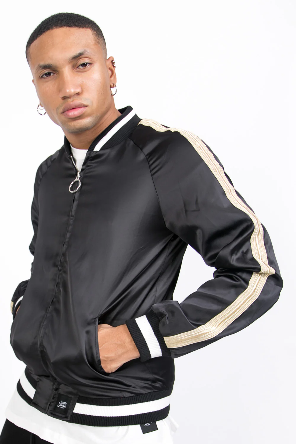 Veste satin bandes noir doré - Image 6
