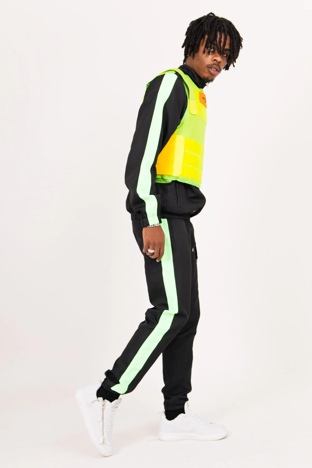 Veste tactique patch vert fluo - Image 4
